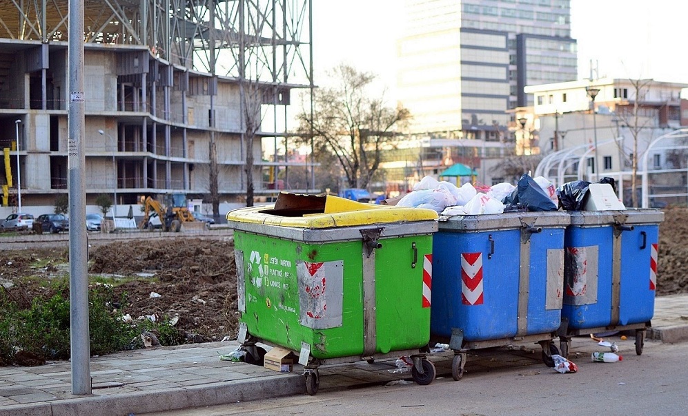Qeveria rikthehet te ndarja e mbetjeve ne burim, projekti nis ne 6 bashki